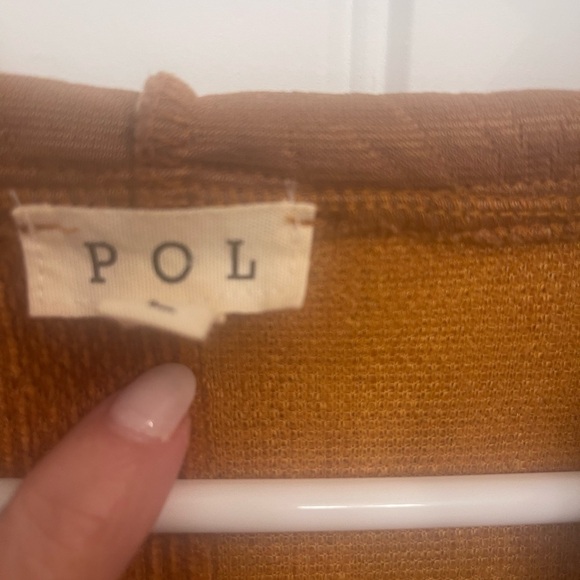 POL!!! Long pullover w hood. There’s so many beautiful details to this top!! L - Picture 8 of 14